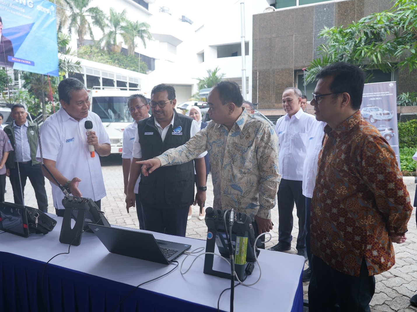 Kunjungi Ditjen SDPPI, Menkominfo Tinjau Pemanfaatan Perangkat Frekuensi Radio